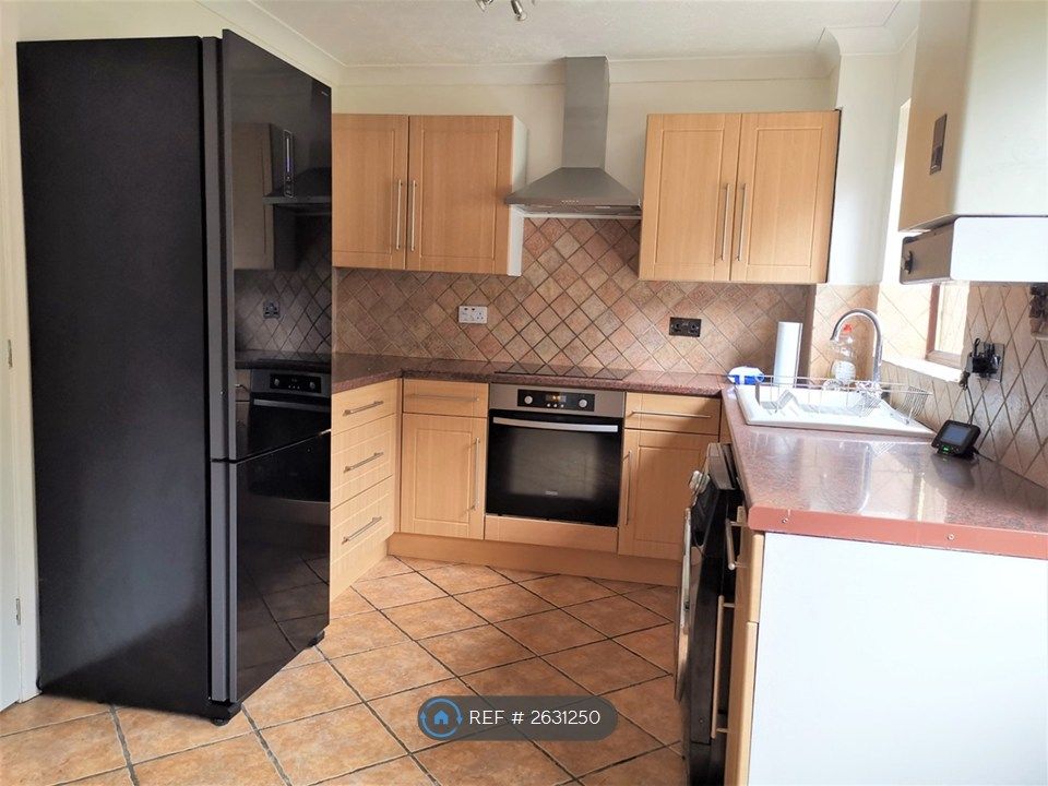 Property photo 3 of 14 Kitchen View 1