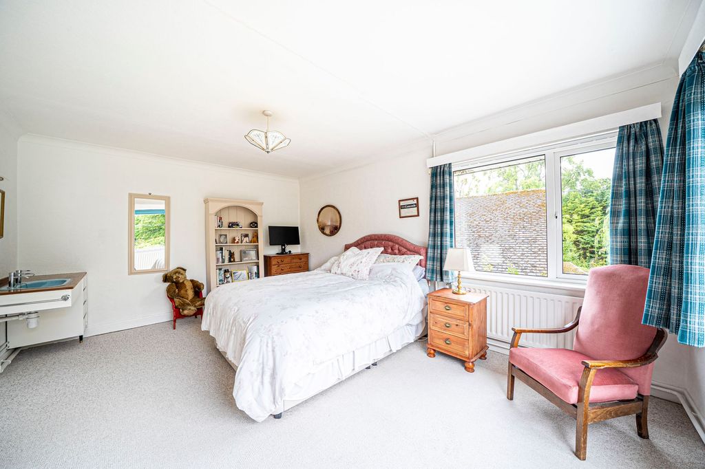 Property photo 3 of 51