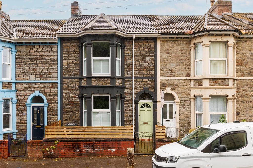Property photo 2 of 25 221 Avonvale Road-34.Jpg