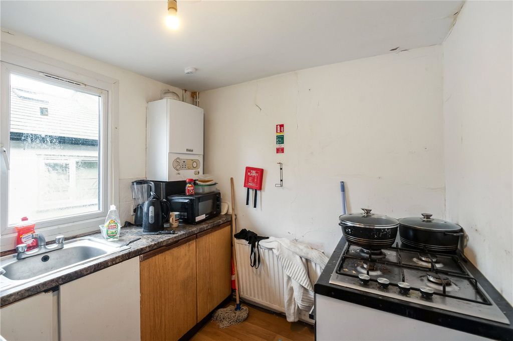 Property photo 2 of 4 Kitchen