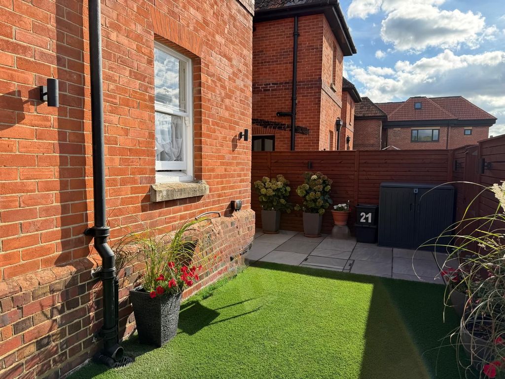 Property photo 2 of 9