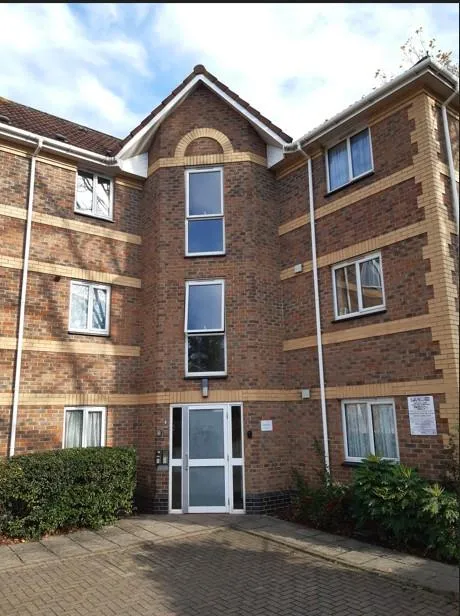 Apartment in Reading, Dee Park - View 3