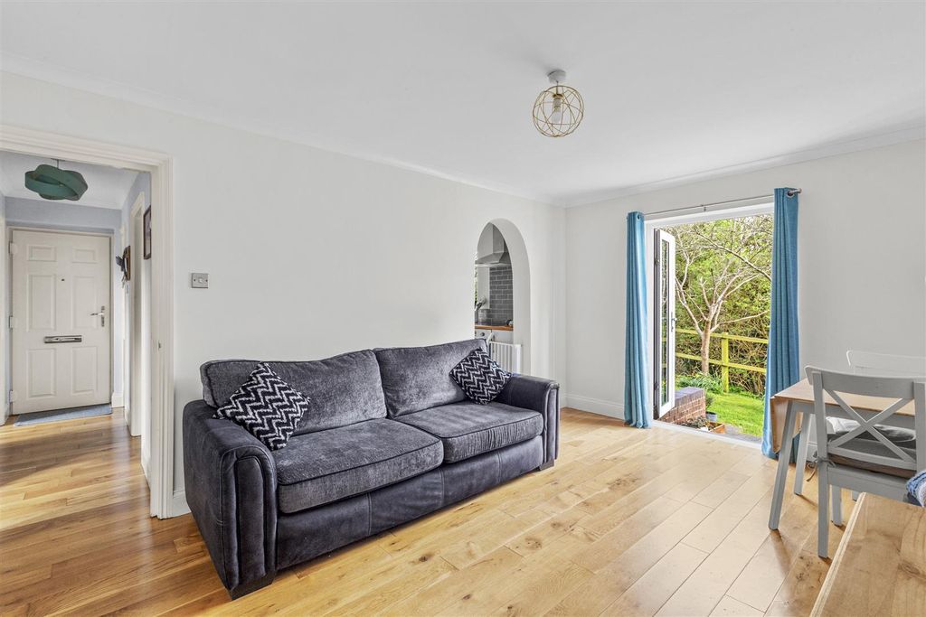 Property photo 2 of 14 1 Windrush Court, Hp13 7Ul-6.Jpg