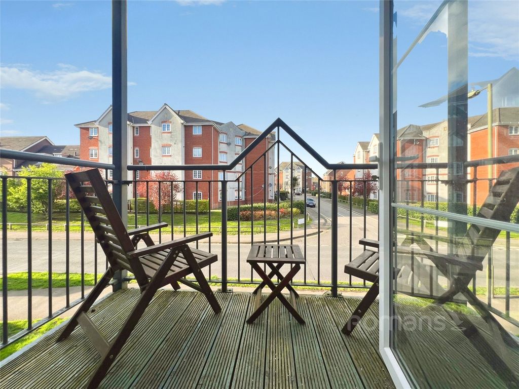 Property photo 2 of 19 Picture No. 15