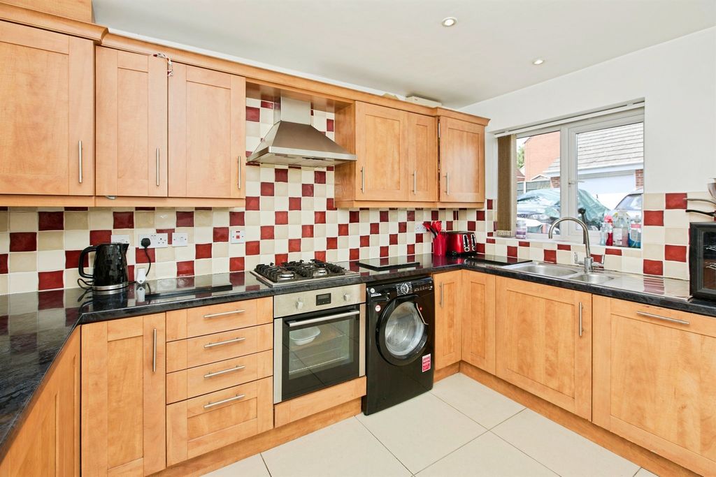 Property photo 3 of 16