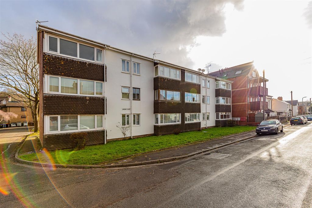 Property photo 1 of 14 21 Lindway Court-1.Jpg