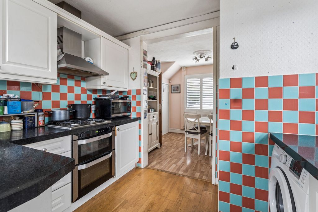 Property photo 3 of 17