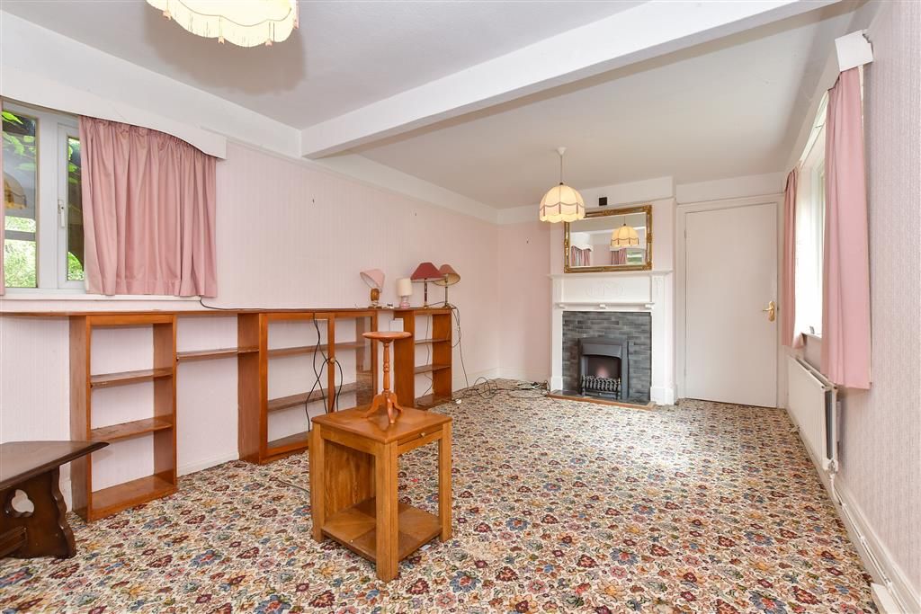 Property photo 1 of 14 Lounge