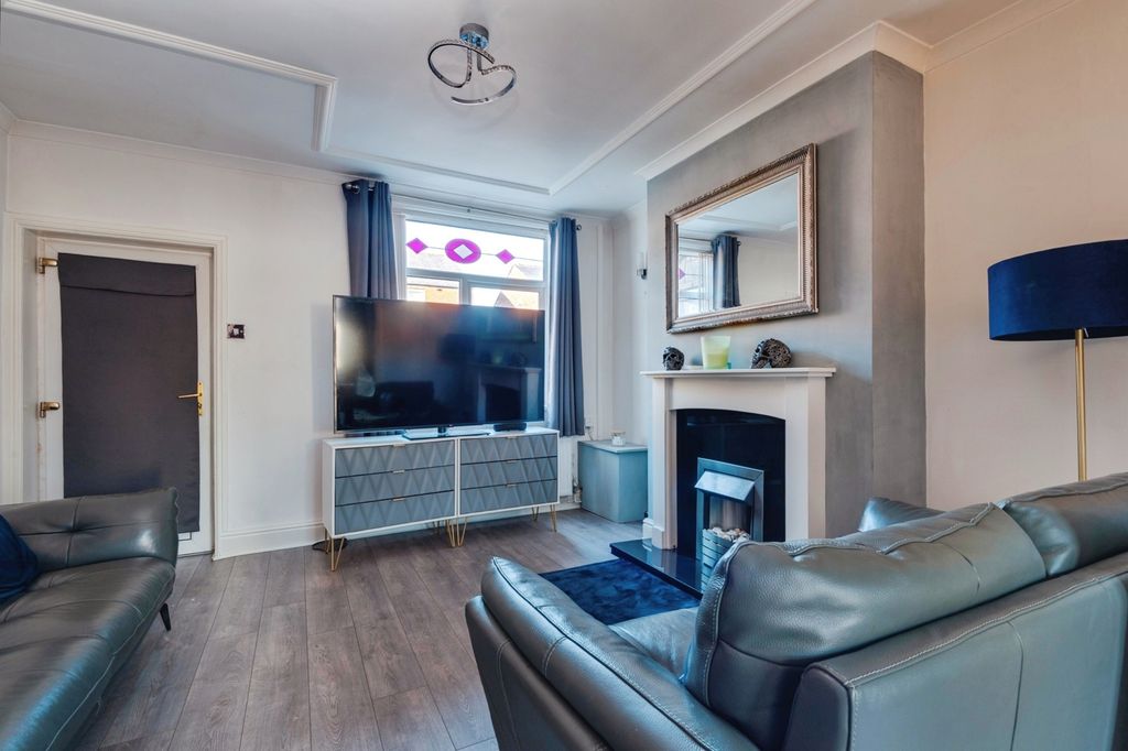 Property photo 2 of 21 Pbox-Img.Jpg