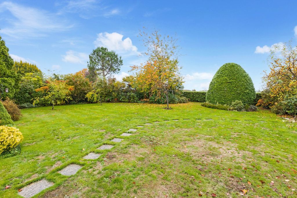 Property photo 2 of 17 Picture No. 30