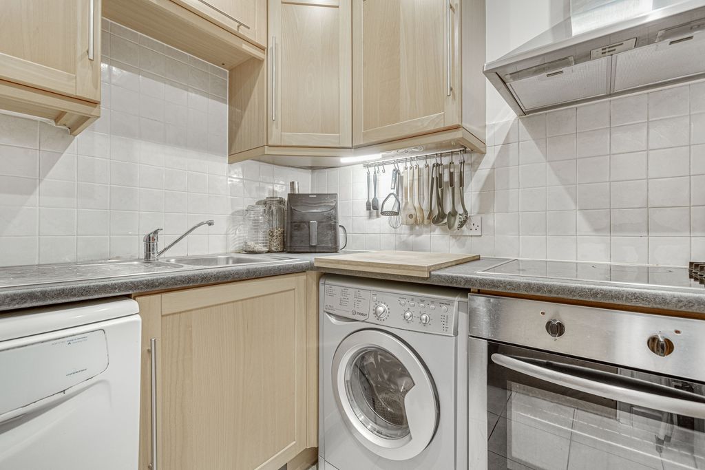 Property photo 3 of 9