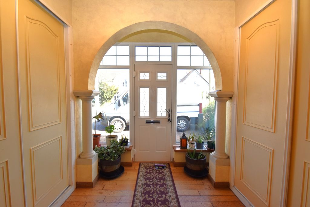 Property photo 3 of 20 Entrance Porch