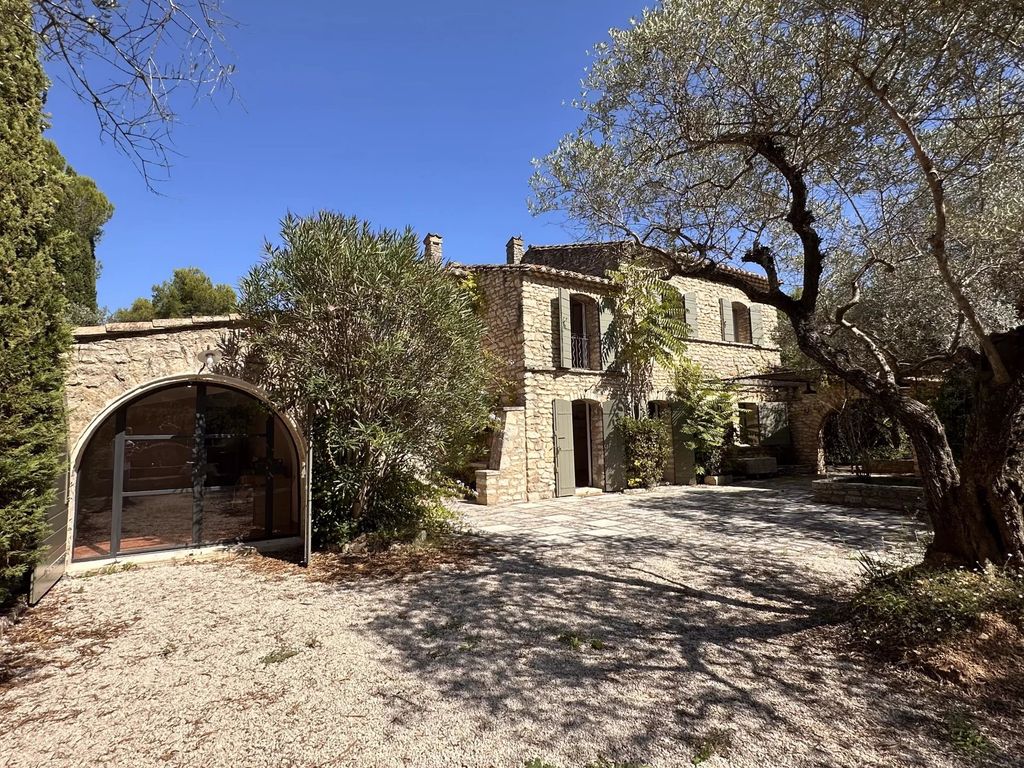 Property photo 2 of 38