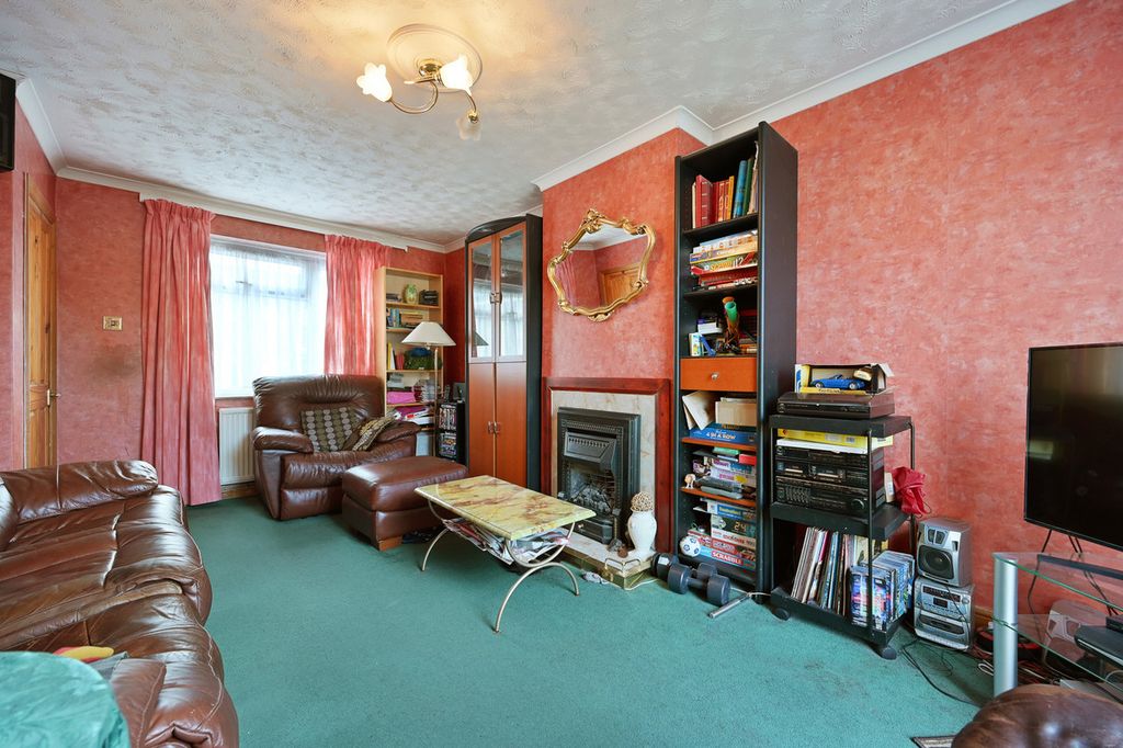 Property photo 3 of 12