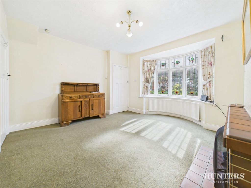 Property photo 3 of 18 Cam03792G0-Pr0210-Still009.Jpg