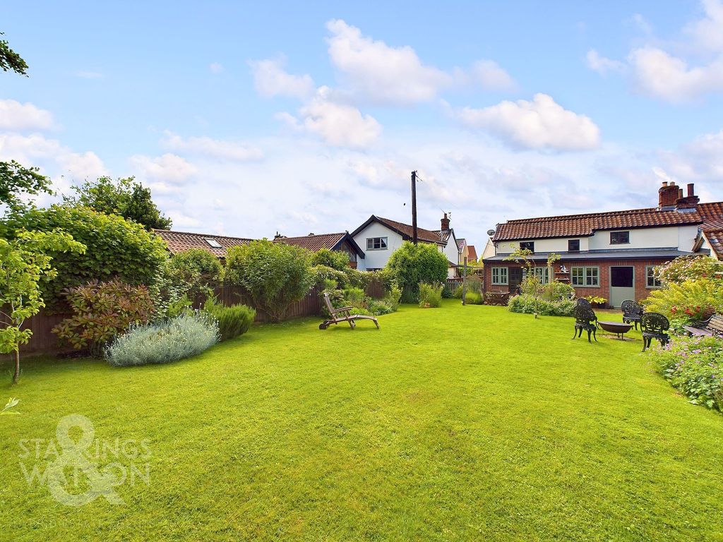 Property photo 2 of 34