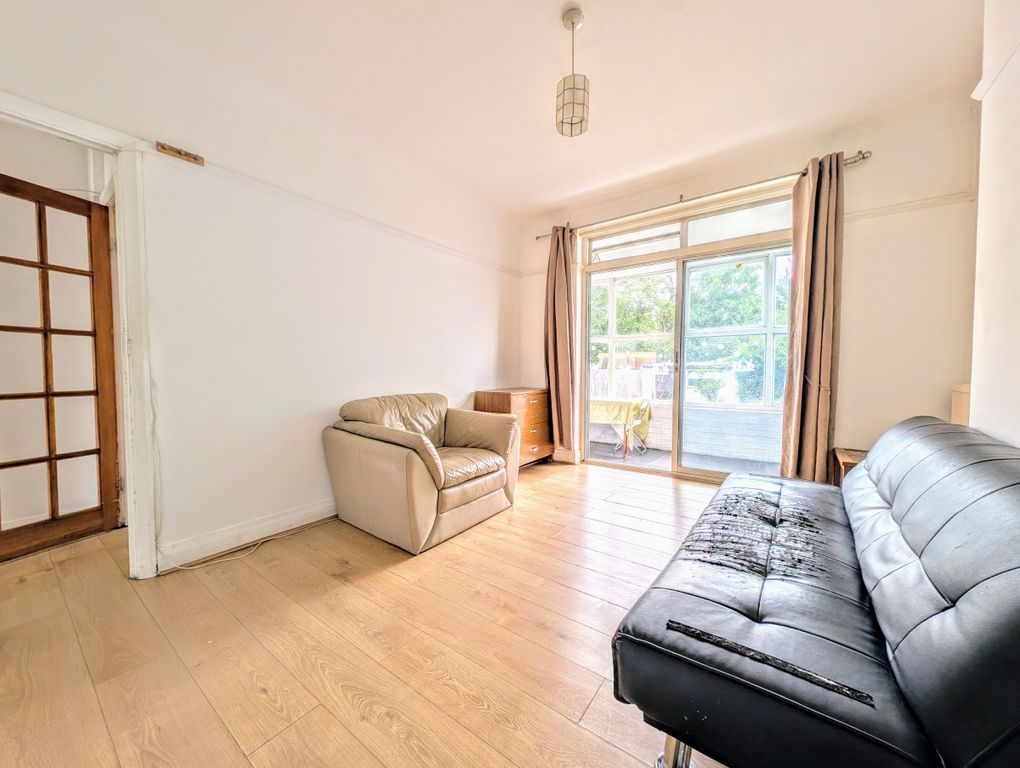 Property photo 2 of 21
