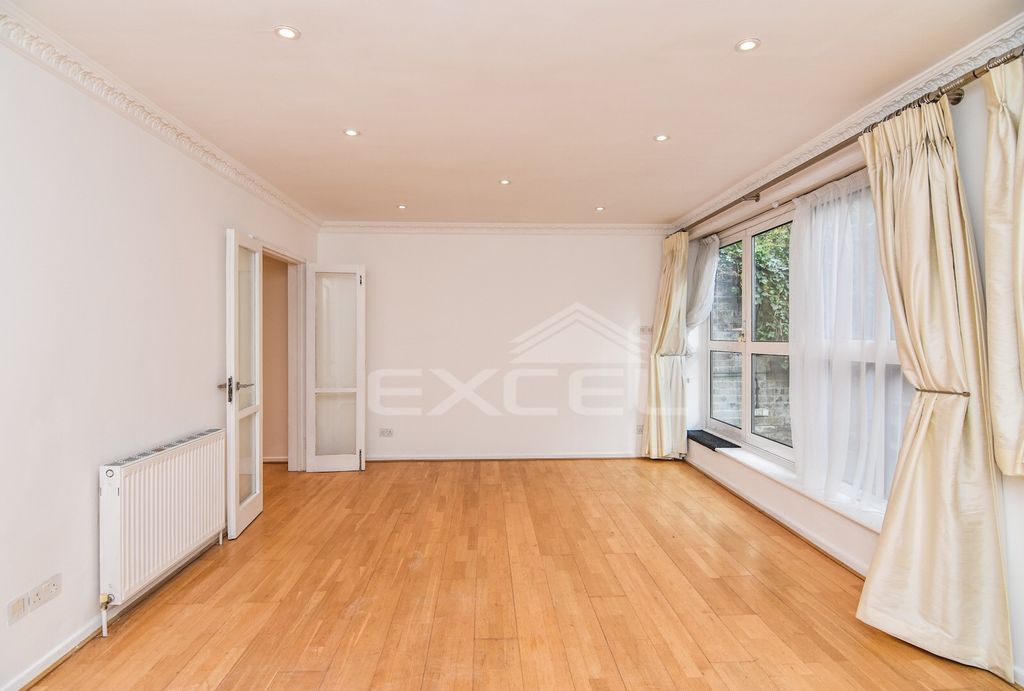 Property photo 1 of 7 Reception (3)