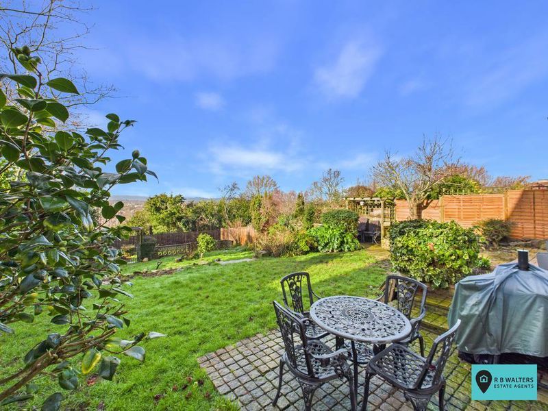 Property photo 3 of 34 Garden