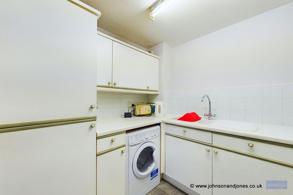 Additional image 8 of 1 bed property for saleDrill Hall Road, Chertsey KT16