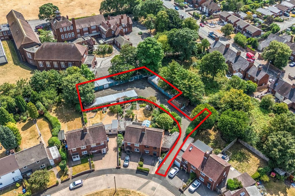 Property photo 3 of 20 Beech Gardens Garage Site, Beech Gardens Lichfield