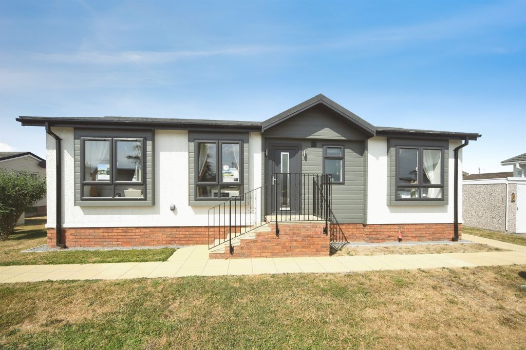 Property photo 1 of 40