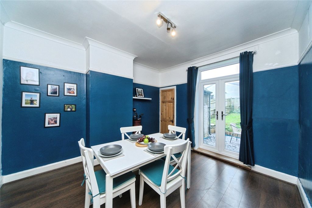 Property photo 2 of 12 Picture 2