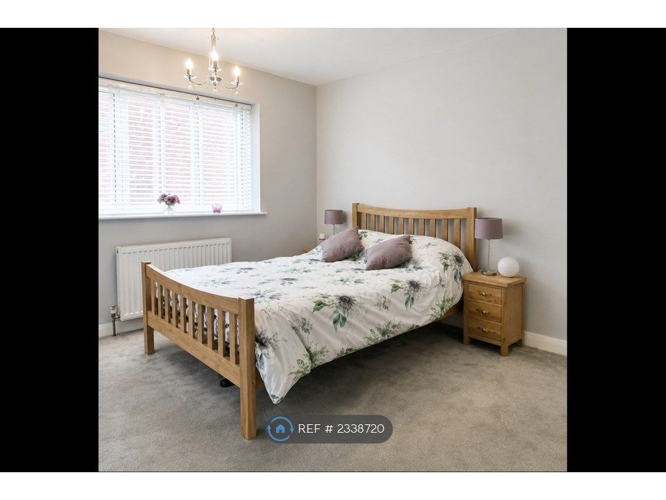 Property photo 3 of 9 Bedroom 1