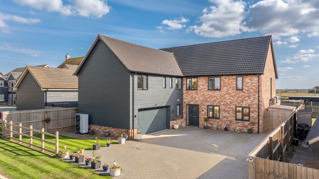 Property photo 1 of 58