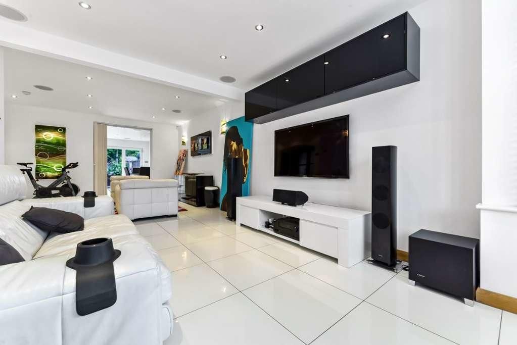 Property photo 2 of 19 3.Jpeg