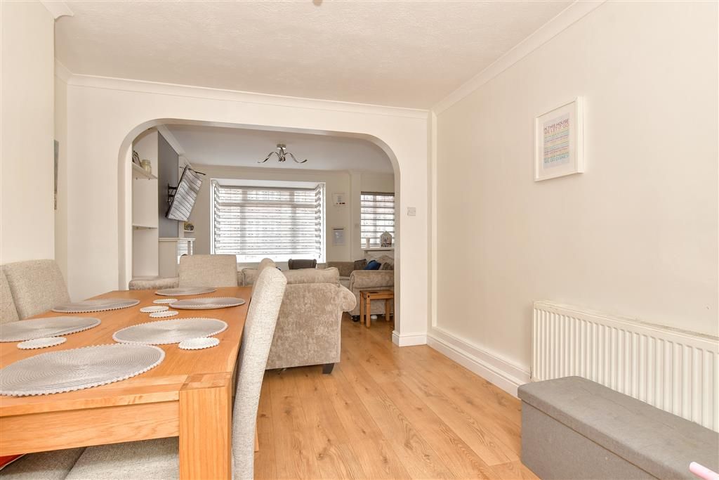 Property photo 3 of 8 Dining Area