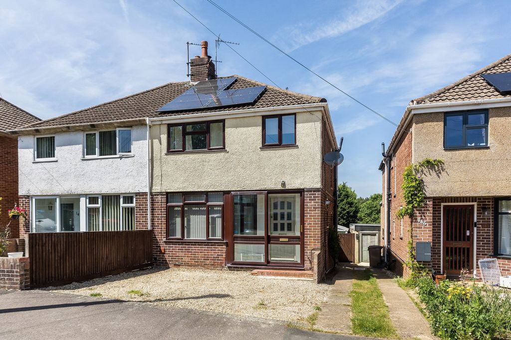 Property photo 1 of 30