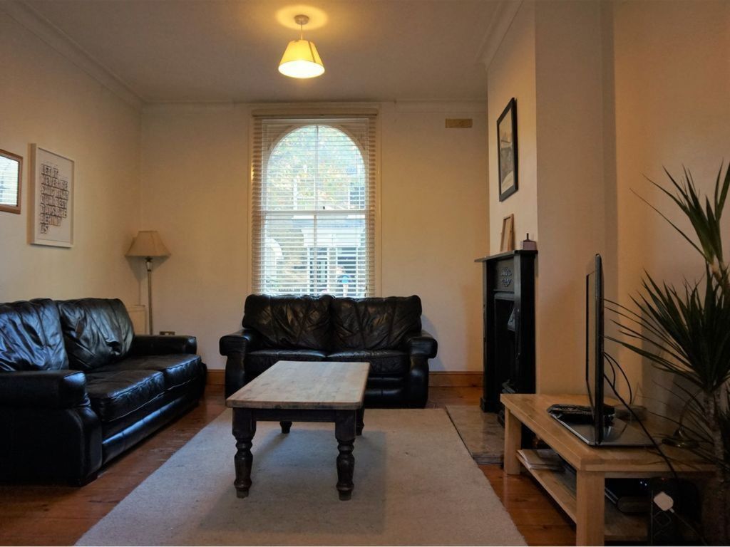 Property photo 2 of 5