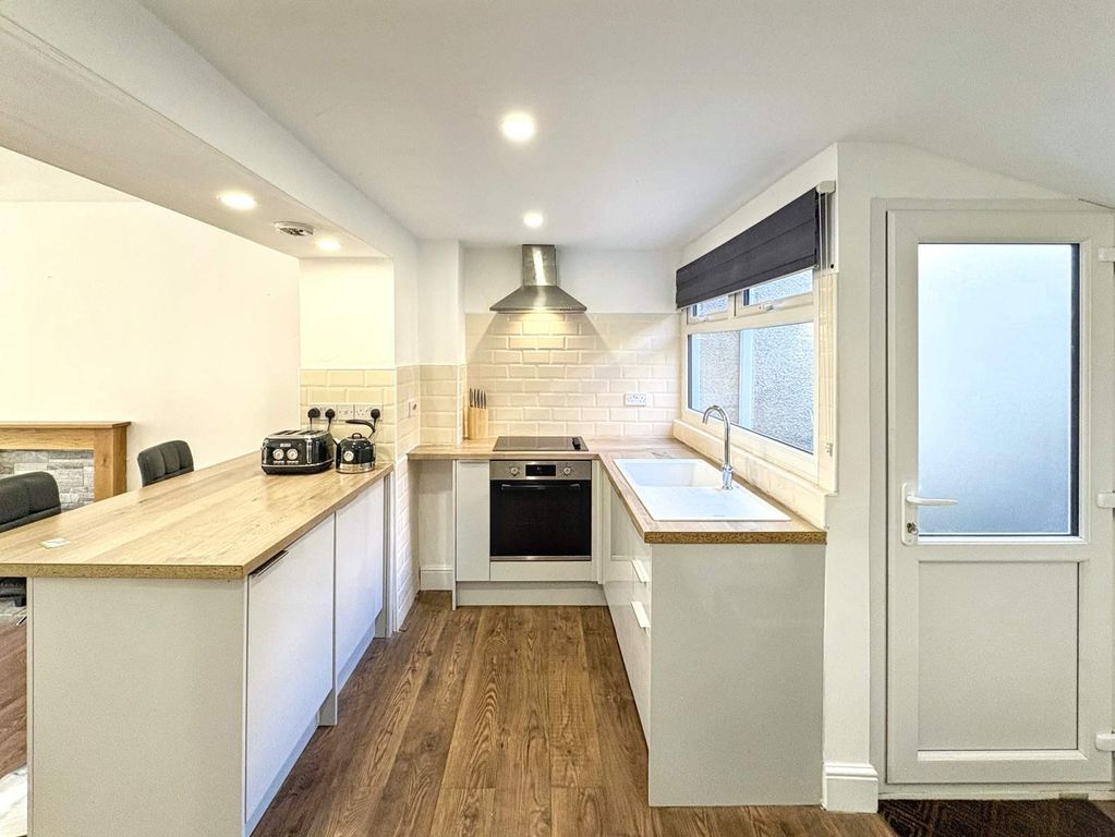 Property photo 3 of 13 Kitchen