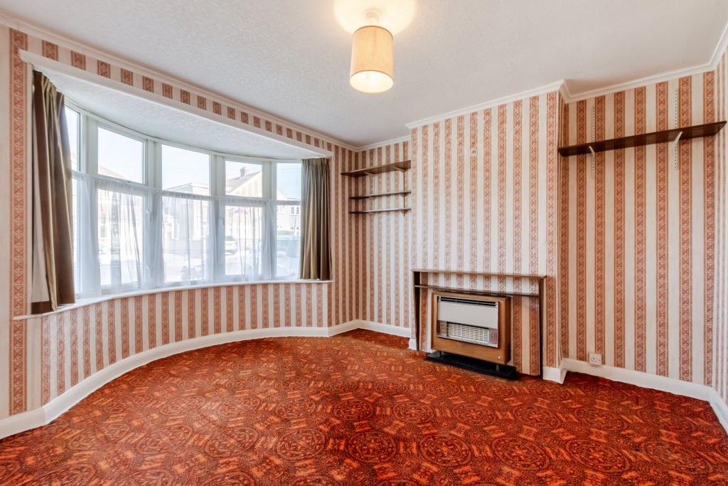 Property photo 3 of 16 Gallery