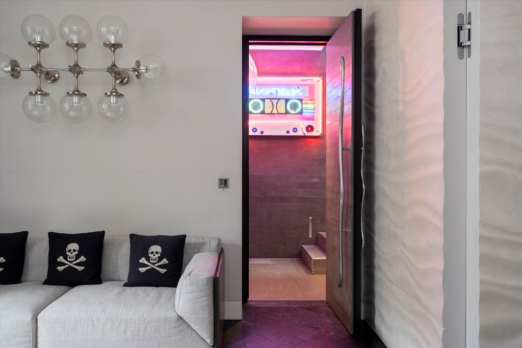 Property photo 3 of 17 Image