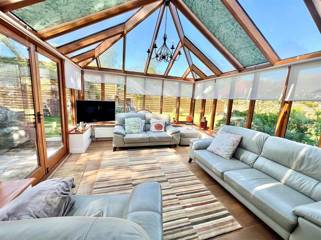 Property photo 3 of 39