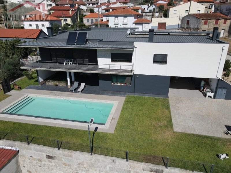 Property photo 3 of 65