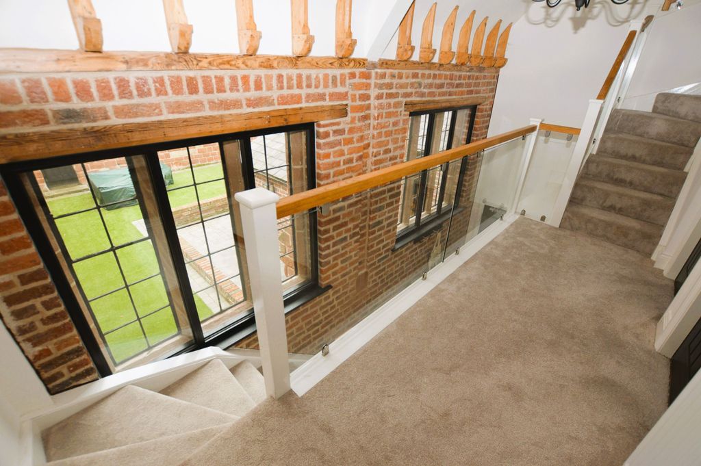 Property photo 2 of 41