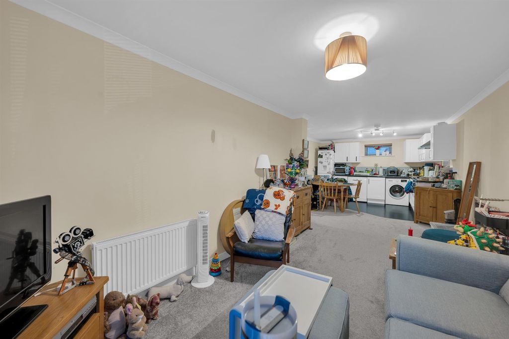 Property photo 2 of 10 Reception