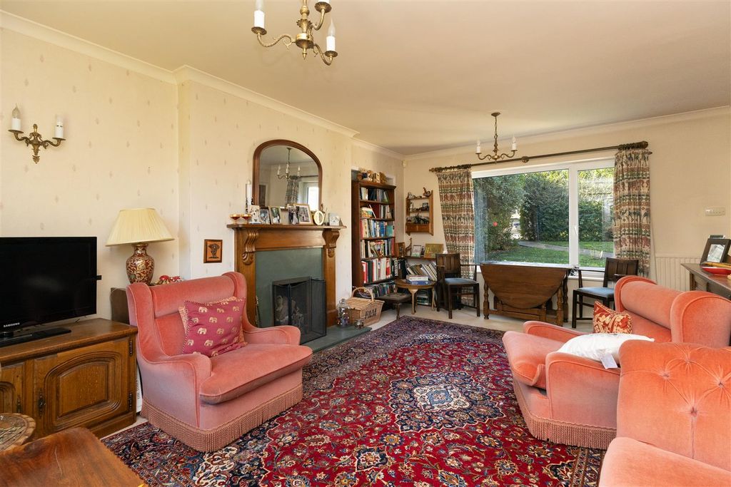 Property photo 2 of 30 Living Room