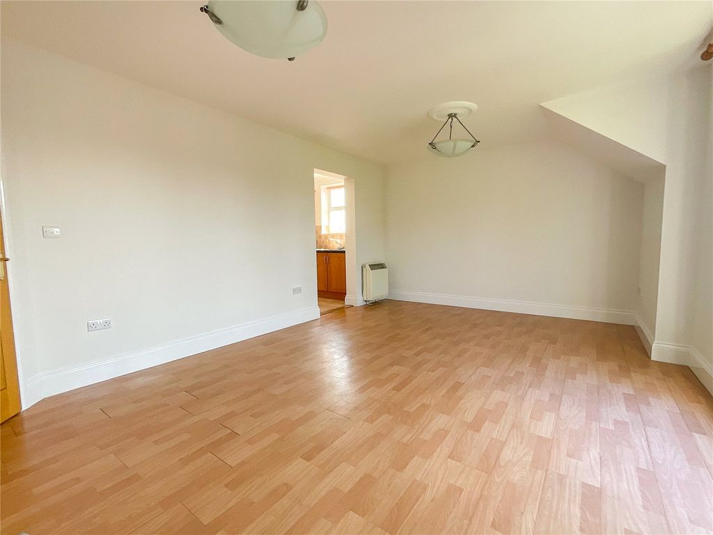 Property photo 3 of 9 Picture No. 05