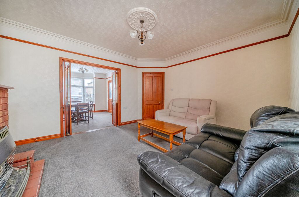 Property photo 2 of 14 1463666-14-6A0Ec8...