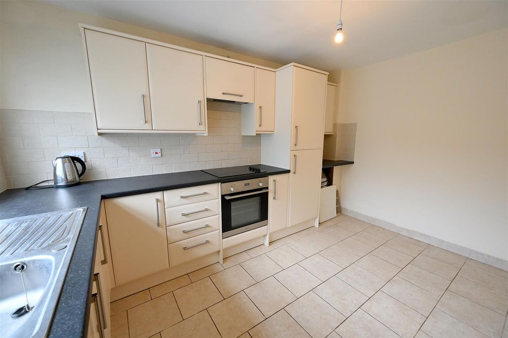 Property photo 2 of 16 Kitchen 1.Jpg