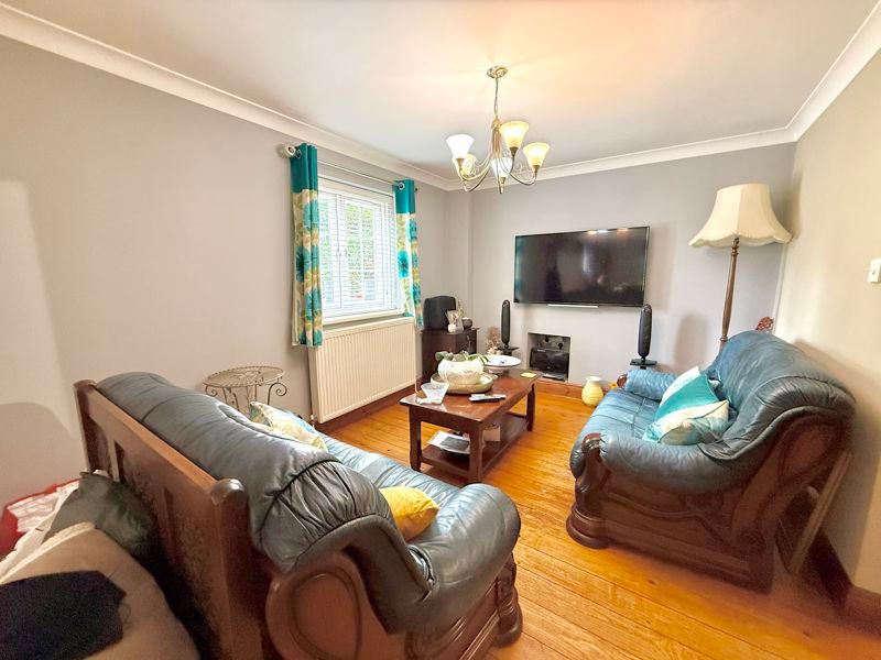 Property photo 2 of 32 Lounge/Diner