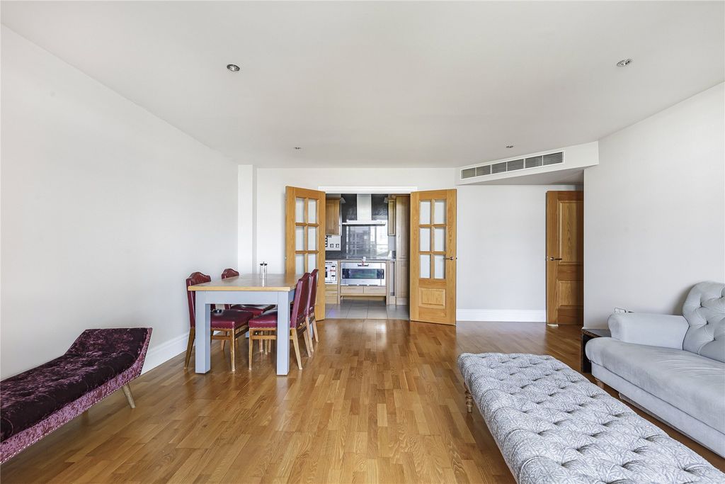 Property photo 3 of 14 Picture No. 04