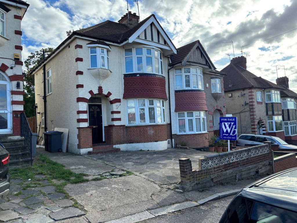 Property photo 1 of 14 3 Bedroom Semi Detached House