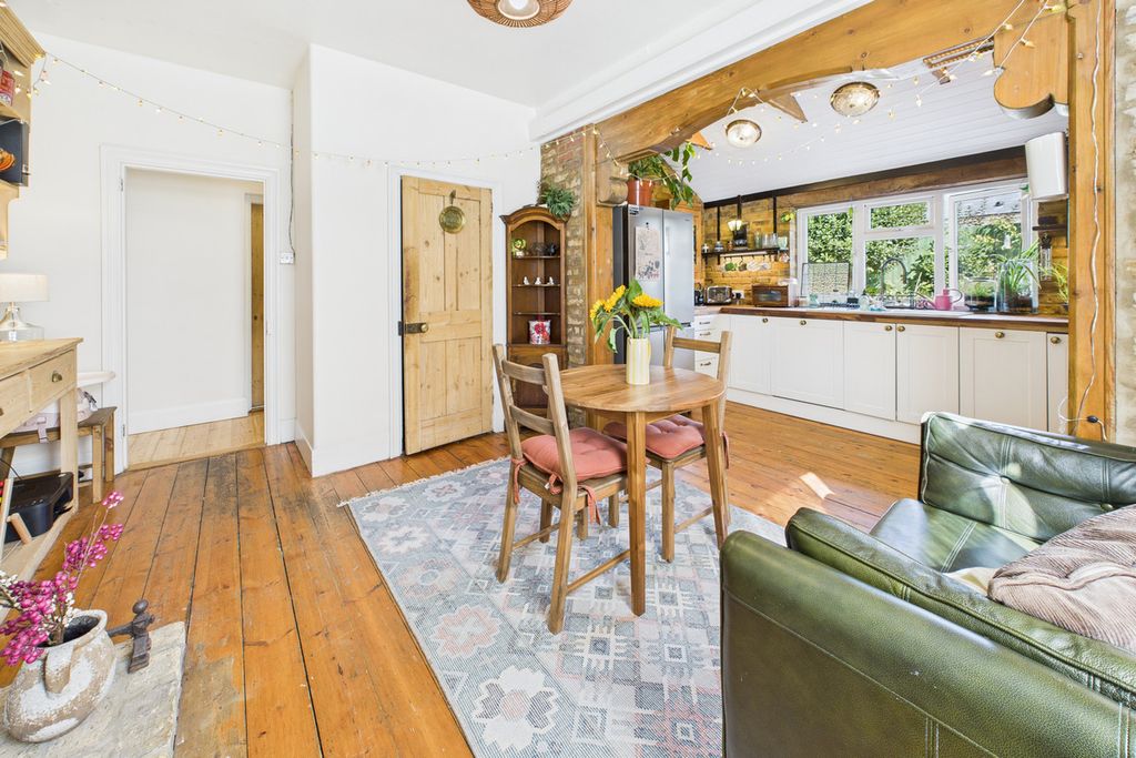 Property photo 3 of 24