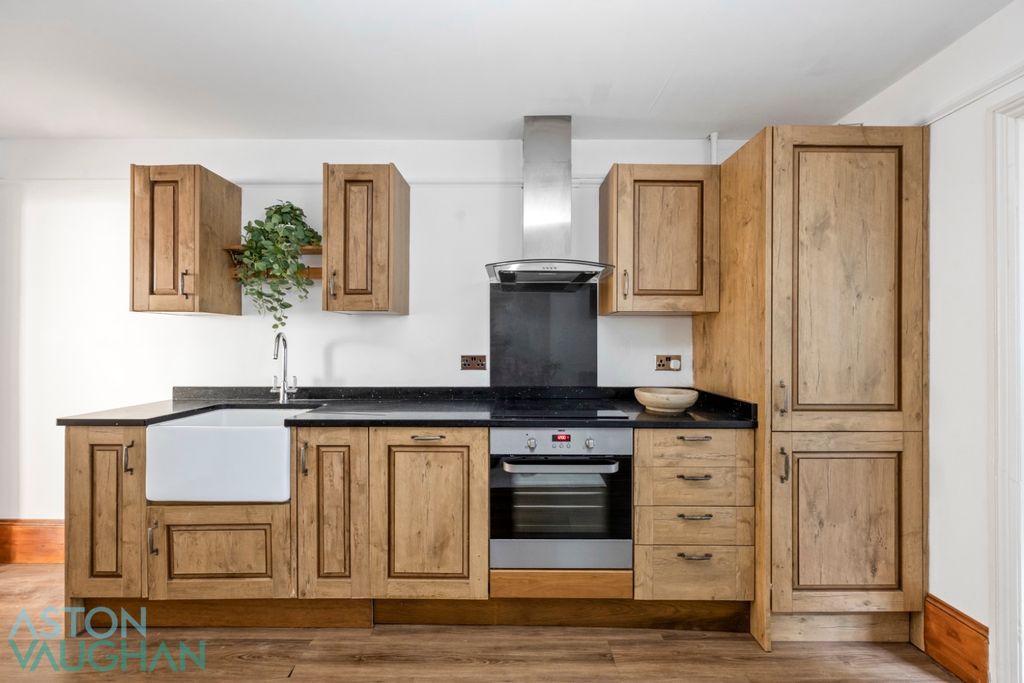 Property photo 3 of 20 5216684