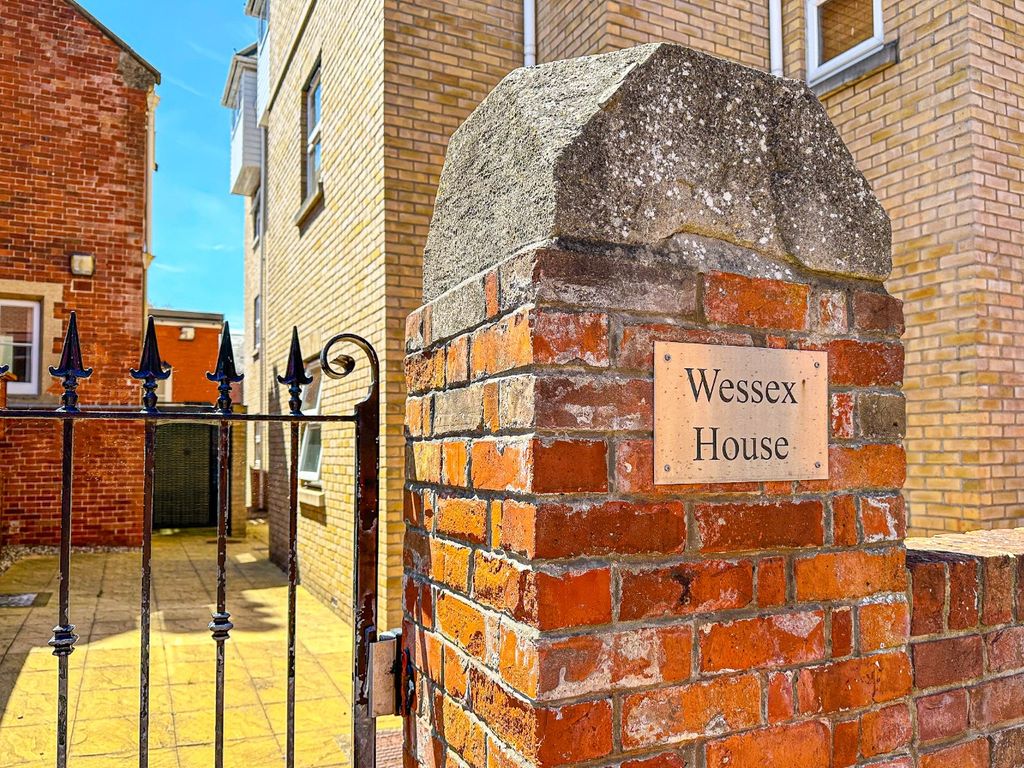 Property photo 2 of 14 5236806